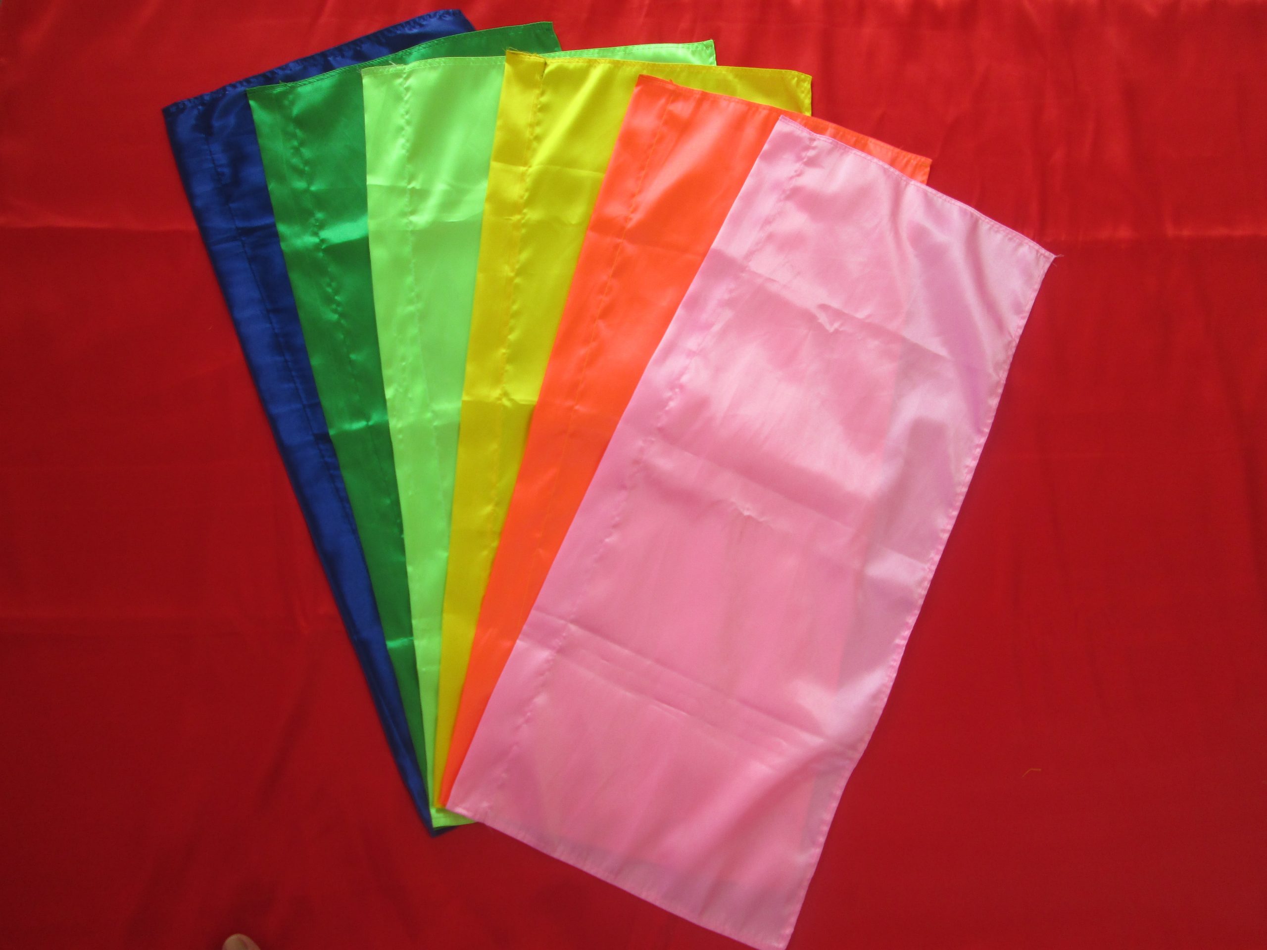 Cờ Phướn Nhiều Màu